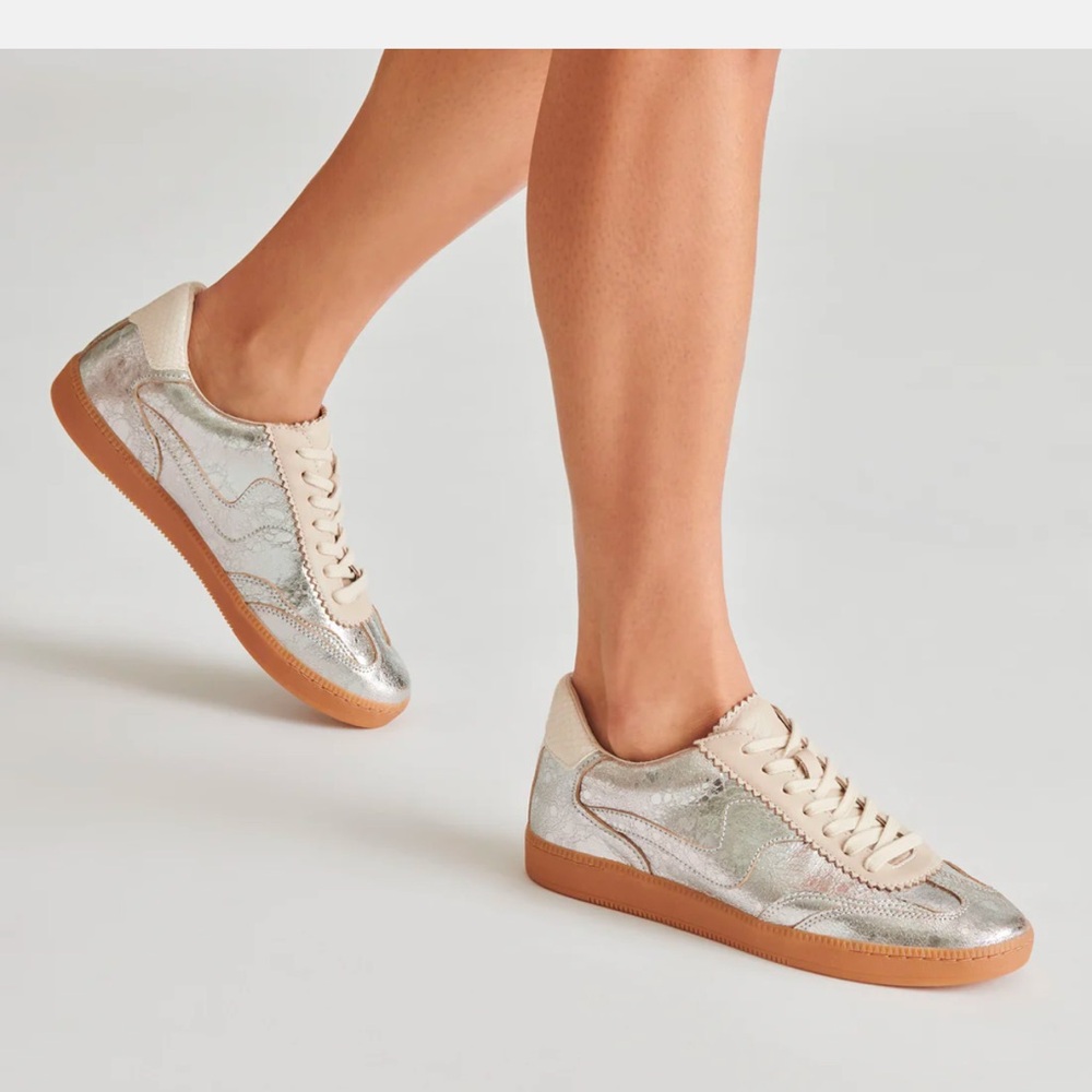 Notice Sneaker in Silver Distressed